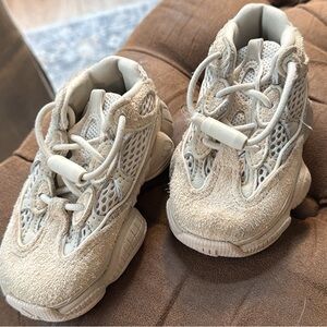 Adidas Yeezy Kids Cream Textured Sneakers